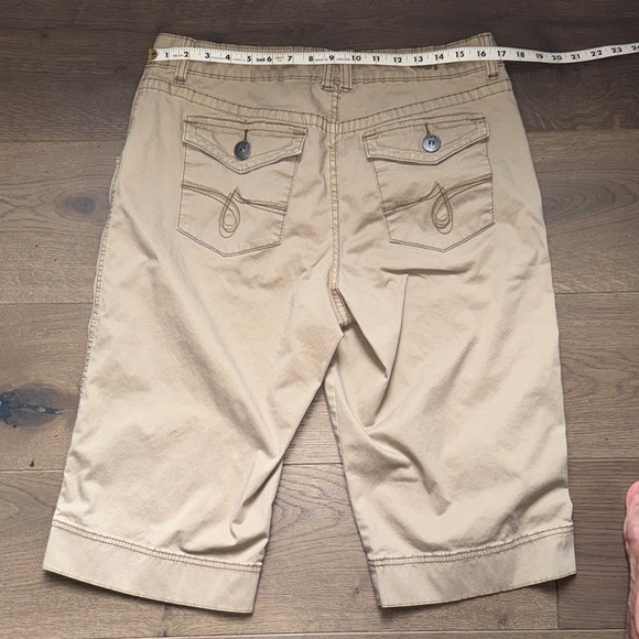 Jag Women's Tan Gaucho Pants - Picture 7 of 11